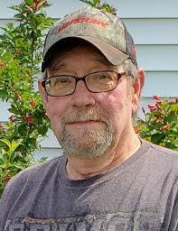 Lauren Wallen's Instagram, Twitter & Facebook