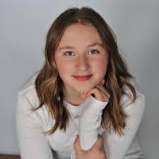 Natalie Ingram's Instagram, Twitter & Facebook