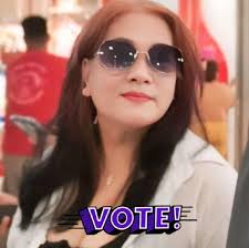 Pasikatin natin ang jeepney driver na ito. Sumakay kami sa terminal ng  meycauyan fortune market eto yung driver na pumukaw sa aming atensyon at  puso.. pinakikinggan lang namin sya ng husband ko