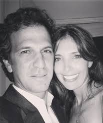 Ella es Clara, la hermosa hermana de Isabel Cristina Estrada