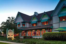 With wireless internet, projection screen, tv/dvd and concierge services in a tasteful, welcoming environment it's the perfect spot to recharge and refocus. Inn At The Park Bed Und Breakfast Gastezimmer South Haven