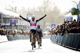 Affiche ronde van vlaanderen 2021. Ronde Van Vlaanderen Weert Ook Dit Jaar Publiek Kijk Thuis Gazet Van Antwerpen Mobile