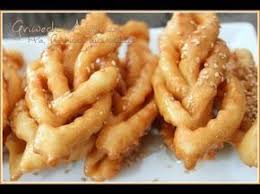 Recette De Griwech Une Patisserie Traditionnelle Algerienne Cuite A L Huile On Les Prepare Pour Le Ramadan Ou Recette De Griwech Griwech Recettes De Cuisine