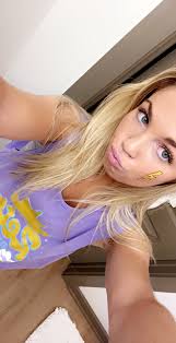 How to Do The Duckface