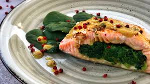 Maybe you would like to learn more about one of these? Trancio Di Salmone Ripieno Di Spinaci Con Salsa Alla Senape E Pepe Rosa Salute Co