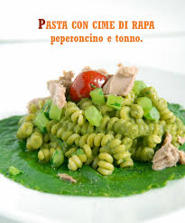 In questa ricetta le cime di rapa non vengono lasciate intere ma frullate per preparare un pesto delizioso! Pasta Con Cime Di Rapa Peperoncino E Tonno Come Creare Un Blog Di Cucina