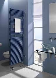 Badezimmer Deko Lila In 2020 Bad Wand Badezimmer Ohne Fenster Grauer Waschtisch