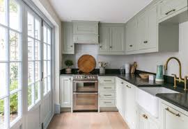 Traditional kitchens for traditional tastes modern kitchens for more contemporary style, these kitchens feature clean lines, open floor plans and beautiful simplicity. Small Traditional Kitchen Photos Houzz