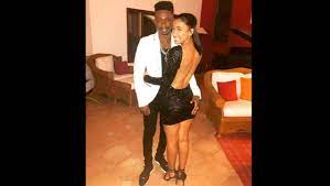 See full list on last.fm Chris Martin Girlfriend Expecting Baby Loop Jamaica