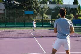 Our convenient new york based locations means that you have a full service tennis club in your neighborhood. Tennis Elbow Treatment New York City Medrite Urgent Care