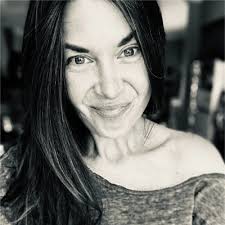 Liz Lowery's Instagram, Twitter & Facebook