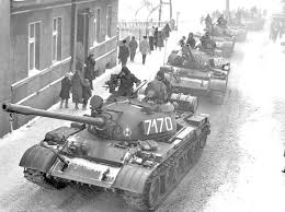Już w czasie fali strajków sierpnia 1980 , władze komunistyczne rozważały możliwość wprowadzenia stanu wojennego w celu powstrzymania niepokojów społecznych i zgaszenia rodzącego się ruchu. Stan Wojenny Zbrodnia Na Narodzie Polskim Dziennik Zwiazkowy Polish Daily News