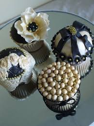 Black And Gold Cupcakes Pinterest Elegant Black And Gold Cupcakes By Scrummymummy Cakesdecor Com Gold Cupcakes Black And Gold Cake Beautiful Cupcakes