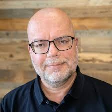 Hi! Ik ben een platform aan het ontwikkelen voor online trainingen. Ik zoek  mensen die: