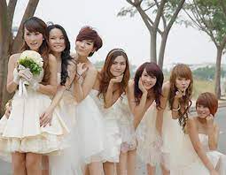 Tt được người nhà đưa vào viện vào buổi tối muộn hôm qua và ra đi ko lâu sau đó. Thu Thá»§y Báº¥t Ngá» Há»™i Ngá»™ Thu Ngá»c May Tráº¯ng Tren Tháº£m Ä'á» NhÆ°ng Thu Ngá»c Láº¡i Ä'Æ°á»£c Chu Y HÆ¡n Vi Nhan Sáº¯c Va Trang Phá»¥c Sieu Gá»£i Cáº£m Sao