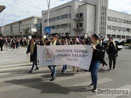 Defilarea Absolvenților De La Saligny Deșteptarea Ziarul Bacăului