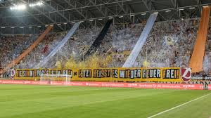 Hallo, heute spielte die sportgemeinschaft gegen den tabellenführer aus köln und siegte auf voller linie mit 3:0. Facebook