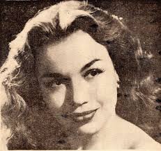 History - Otilia Larrañaga y Villarreal nació en la Ciudad de México el 3  de noviembre de 1931, estudió danza con su tío y ballet con Lettie H.  Carroll. A los 20