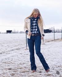 This Week S Video Is Up Click On The Picture Featuring 4 Everyday Cowgirl Outfit Ideas Including This One Cowgirl Outfits Country Outfits Casual Girl
