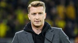 Gotze brought out his jersey after the finals but it doesn't erase the fact that he should have been up there with them. Marco Reus Heiratet Scarlett Gartmann Allerdings Nicht In Dortmund Stern De