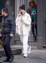 Here you'll find information on the latest items that dua has worn. 44 Dua Lipa Street Style Ideas Lipa Dua Street Style