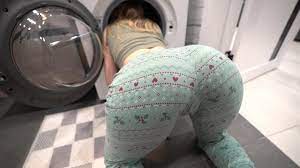Сводный брат трахнул степсис пока она застряла в стиральной машине -  кремпай - Pornhub.com