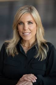 Karen Seelig's Instagram, Twitter & Facebook