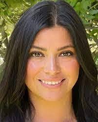 Veronica Dearman's Instagram, Twitter & Facebook