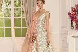 Abiti da cerimonia shop online abiti cerimonia mamma abiti cerimonia monospalla abiti da cerimonia lunghi neri abiti cerimonia carla ruiz abiti da cerimonia schiena scoperta abiti cerimonia donna taglie forti chloe. Vestiti Da Cerimonia Inverno 2019 2020 Le Nostre Alternative Blog Moda