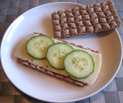 Leksands knäckebröd brungräddat har gräddats lite längre i ugnen och på så sätt fått lite brunare färg och rikare smak. Produkttest Mini Rut Fran Leksands Knackebrod Barnfamilj Se