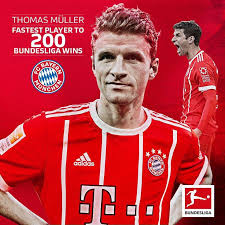 16 3 Ezer Kedveles 30 Hozzaszolas Bundesliga Bundesliga En Instagram Hozzaszolasa Esmuellert Another Record In T Sports Jersey Soccer Baseball Cards