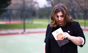 O HEM OYUNCU HEM YAZAR, ON PARMAĞINDA ON MARİFET : BALA ATABEK - Gizem  Kaboğlu TV Eleştirileri  Röportajlar