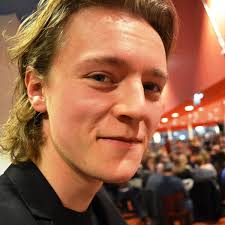 Zomerhit: 'De wereld staat in brand, er is niets aan de hand'