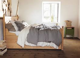 Under the mattress, make sure all the wood screws/bolts on the wood slats/planks are tightened and not loose. How To Fix A Squeaky Bed 10 Easy Hacks Bob Vila
