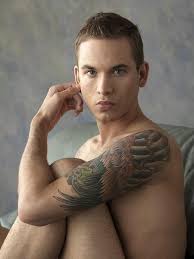 Sending love to you tonight ❤️ #missfamenyc #teamfame… Miss Fame Looking Cocky Rupaulsdragrace