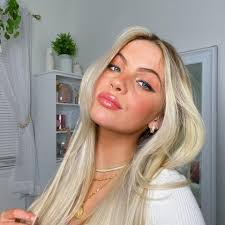 Brittney Moon's Instagram, Twitter & Facebook