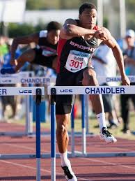 Brophy Prep senior Isaiah Oliver