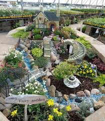 Create A Fascinating Miniature Of Fairy Garden If You Have A Small Space To Depict Your Garden Decor Ideas J Indoor Feen Garten Feengarten Pflanzen Feengarten