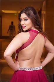 Beauty Galore HD : Payal Ghosh Hot Body Show At SE Fashion Show Astonished  The Fans