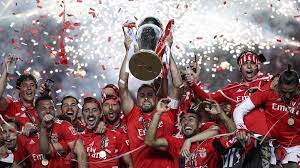 Durante l'allenamento del portogallo di cristiano ronaldo, joao felix, talento dell'atletico madrid, è protagonista di un divertente siparietto. Scudetto Numero Trentasette Il Benfica E Campione Di Portogallo