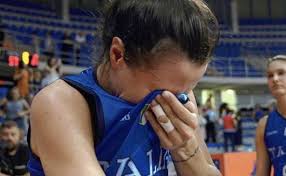 Dovremo fare di necessità virtù ma quando si lavora con questa maglia addosso non ci sono sacrifici troppo grandi. Giorgia Sottana Lascia La Nazionale Di Basket La Sua Lettera E Pungente