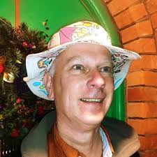 My very talented neighbour has made me this fantastic festival hat from a  couple of last year's glastonbury tote bags. Perfect for sunny shifts! Roll 