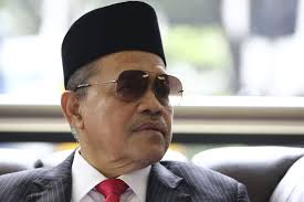 Penglibatan dato' seri shahidan kassim dalam arenapolitik bermula seawal tahun 1967 dengan menyandang jawatan sebagai ahli jawatankuasa pemuda umno tambuntulang dan menjadi ketua cawangan. Umno Mp Who Was Accused Of Molesting A 15 Year Old Walks Free