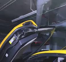 Không hấp dẫn mạnh mẽ như thời điểm vừa ra mắt, siêu xe bmw i8 đang bị xuống giá, đem đến cơ hội tiếp cận dễ hơn. Bui Tiáº¿n DÅ©ng Táº¡o Dang Ben Sieu Xe Thá»ƒ Thao Ngoi Sao
