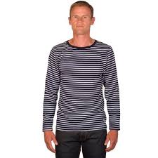 Sous une veste homme ou un pull, il se dévoile aux beaux jours. Ugholin Tee Shirt Homme Mariniere Coton Raye Bleu Et Blanc Manches Longues Bleu Cdiscount Pret A Porter
