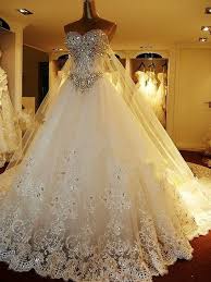 Crystal Bright Diamond Wedding Dress With Diamond Rhinestone Long Veil Amazing Wedding Dresses Wedding Dress Train Princess Wedding Dresses Wedding Dresses