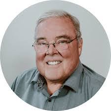 Dwight Fraser's Instagram, Twitter & Facebook