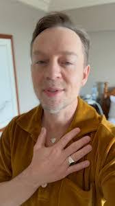 Darren Savage's Instagram, Twitter & Facebook