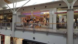 Macaurthur Square Shopfront Supre Visual Merchandising Square Shop Fronts