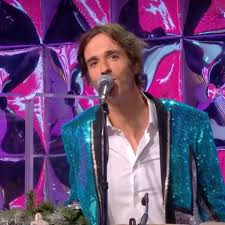 Fabien haimovici est l'homme qui accompagne depuis près de cinq ans les candidats du jeu n'oubliez pas les paroles. N Oubliez Pas Les Paroles Nagui Revele Pourquoi Fabien Sera Absent Pour Quelques Emissions Femme Actuelle Le Mag